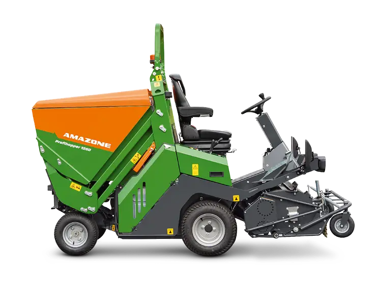 Amazone Maschine zur Rasenpflege
